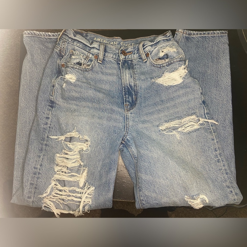 American Eagle Ripped Light Wash Jeans in size 00 Regular